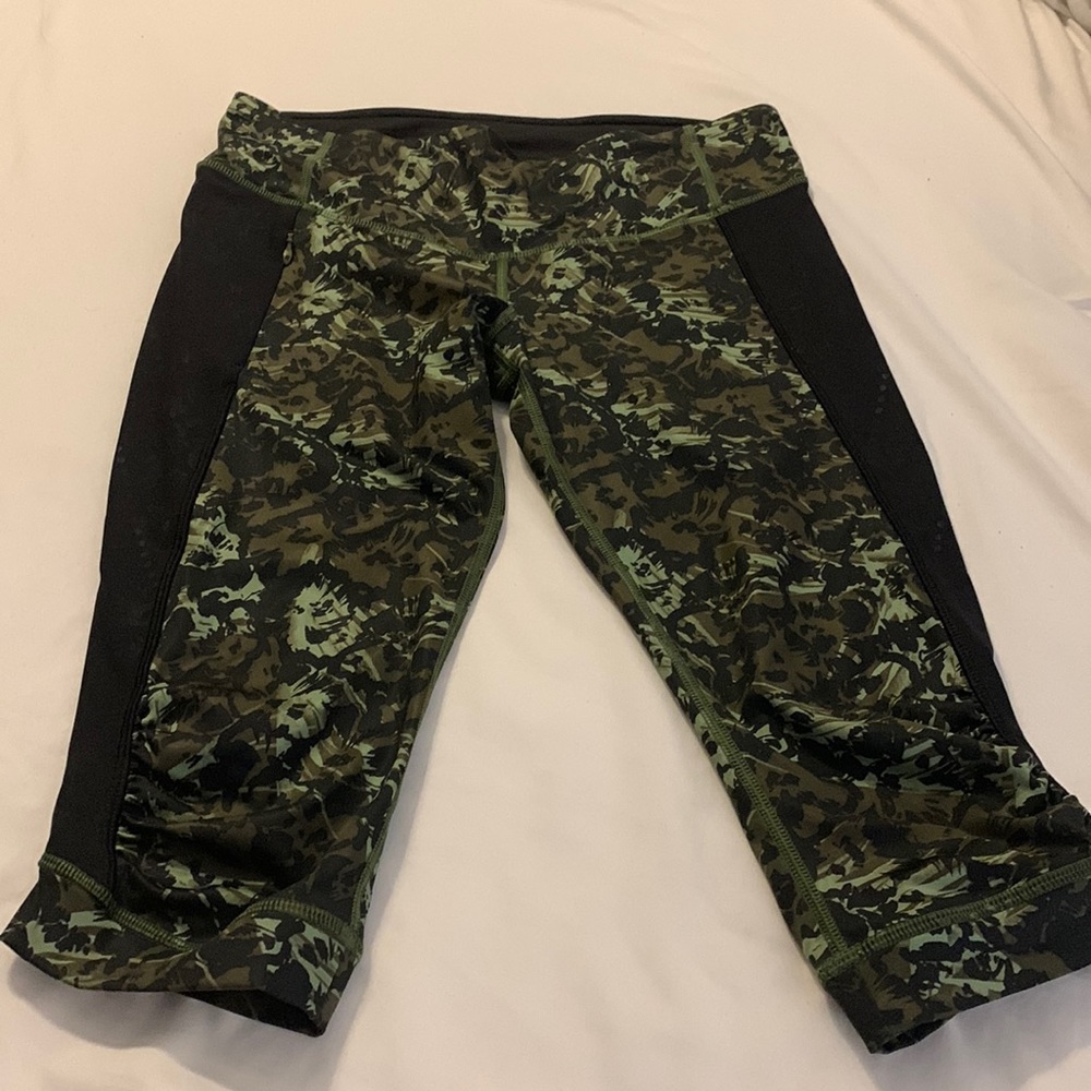 Lululemon Capri leggings Size 8